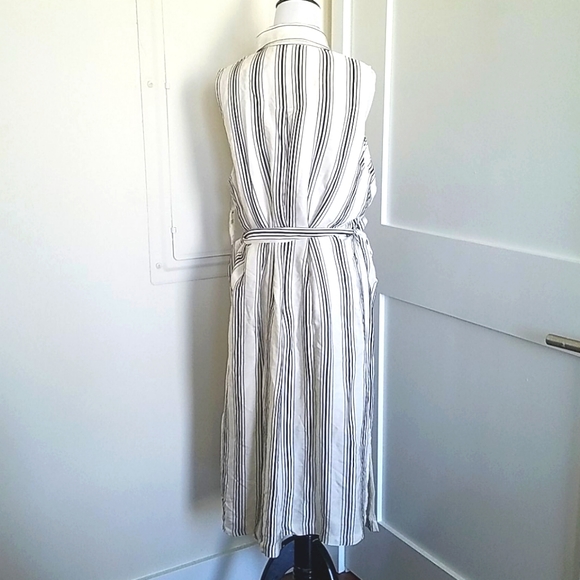 🎉HP🎉NWT Anthropologie White/black pinstripe dress. Size 14. - Picture 2 of 4